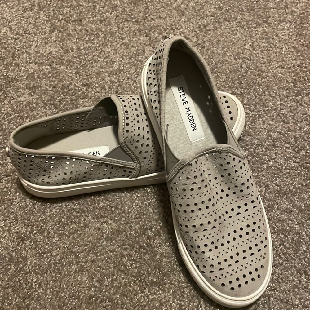 Steve Madden slip on size 7